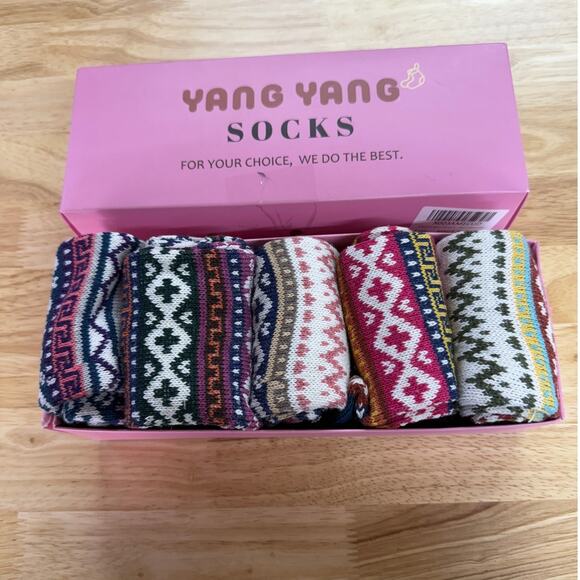 YANGYANG Wool Socks for Women, 5 Pairs Winter Warm Thick Crew Knit Socks - Picture 3 of 4